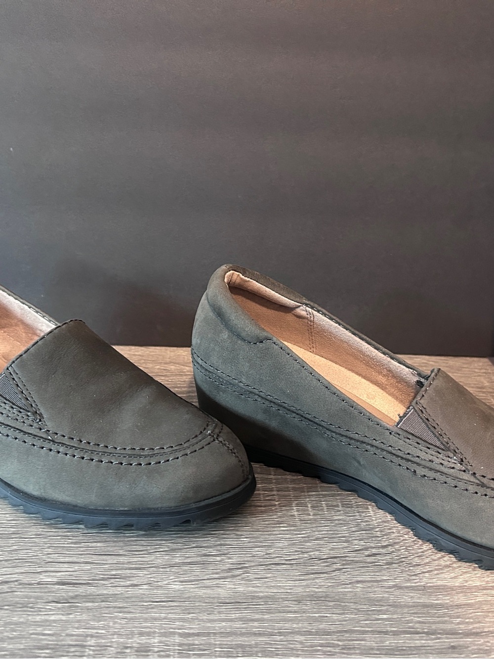 Naturalizer Women's Olive Slip-On Wedge Loafers